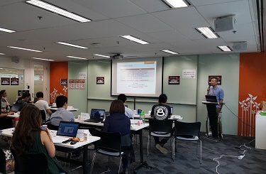 Delivering eCommerce-related training – photo 1