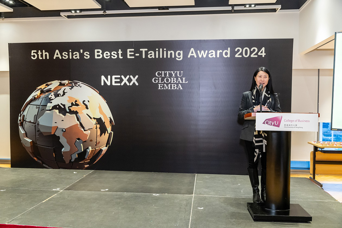 助理数字政策专员（内地及产业合作）胡晔女士于「第五届 Asia’s Best E-Tailing Awards」致辞。